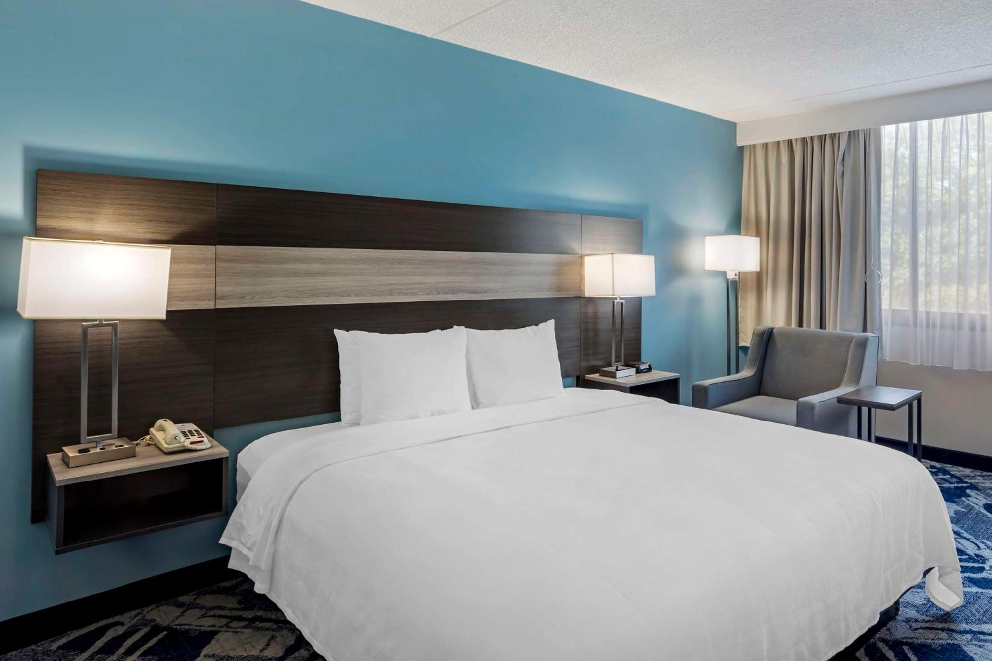 เดย์ โฮเต็ล แอนด์ คอนเฟอเรนซ์ เซ็นเตอร์ บาย วินด์แฮม อีสต์ บรันสวิก Hotel อีสต์บรันส์วิค ภายนอก รูปภาพ